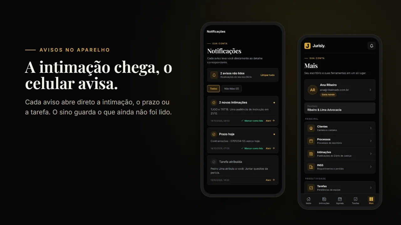 Tela de Notificações do app com avisos de novas intimações, prazo de hoje e tarefa atribuída, ao lado do menu Mais.
